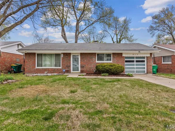 913 Lebon Dr, Saint Louis, MO 63137