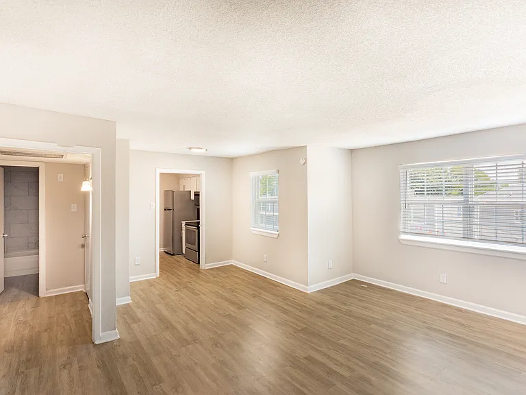 2728 N Buckner Blvd — Photo 14