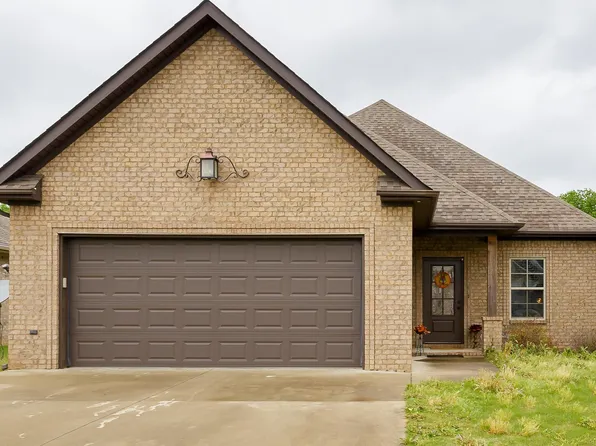 113 Lyn Ln, Tuscumbia, AL 35674