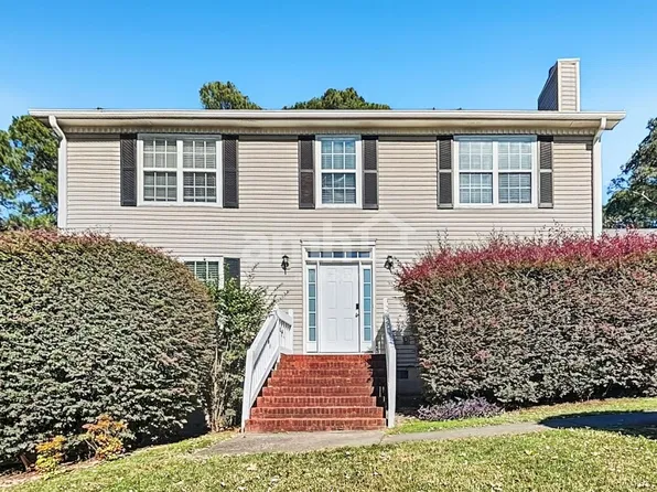 1550 Summit Pond Cir, Loganville, GA 30052