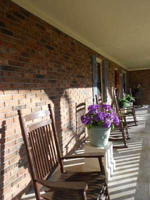 4th image of 3849 Glen Meade Dr