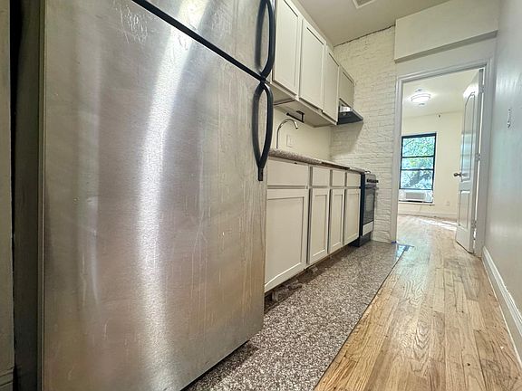 3rd image of 346 Gates Ave #B