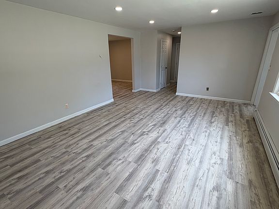 3rd image of 132 Concord St