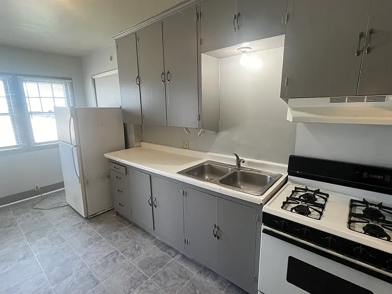 315 5th St SE #2 — Photo 4
