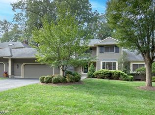 35 Hunters Cir, Lebanon, NJ 08833