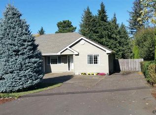 921 Oak St, Silverton, OR 97381