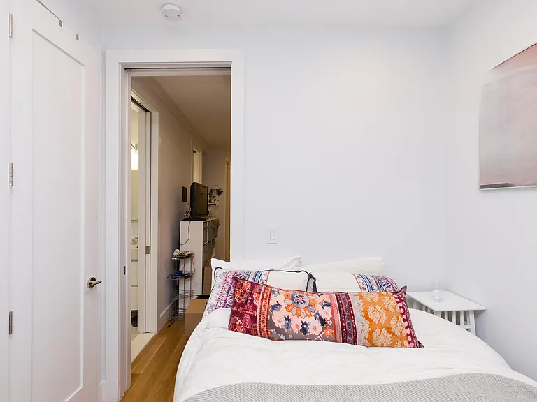 228 E 27th St #5C — Photo 5