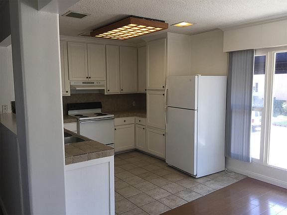 2nd image of 1235 E Ocean Blvd APT 5