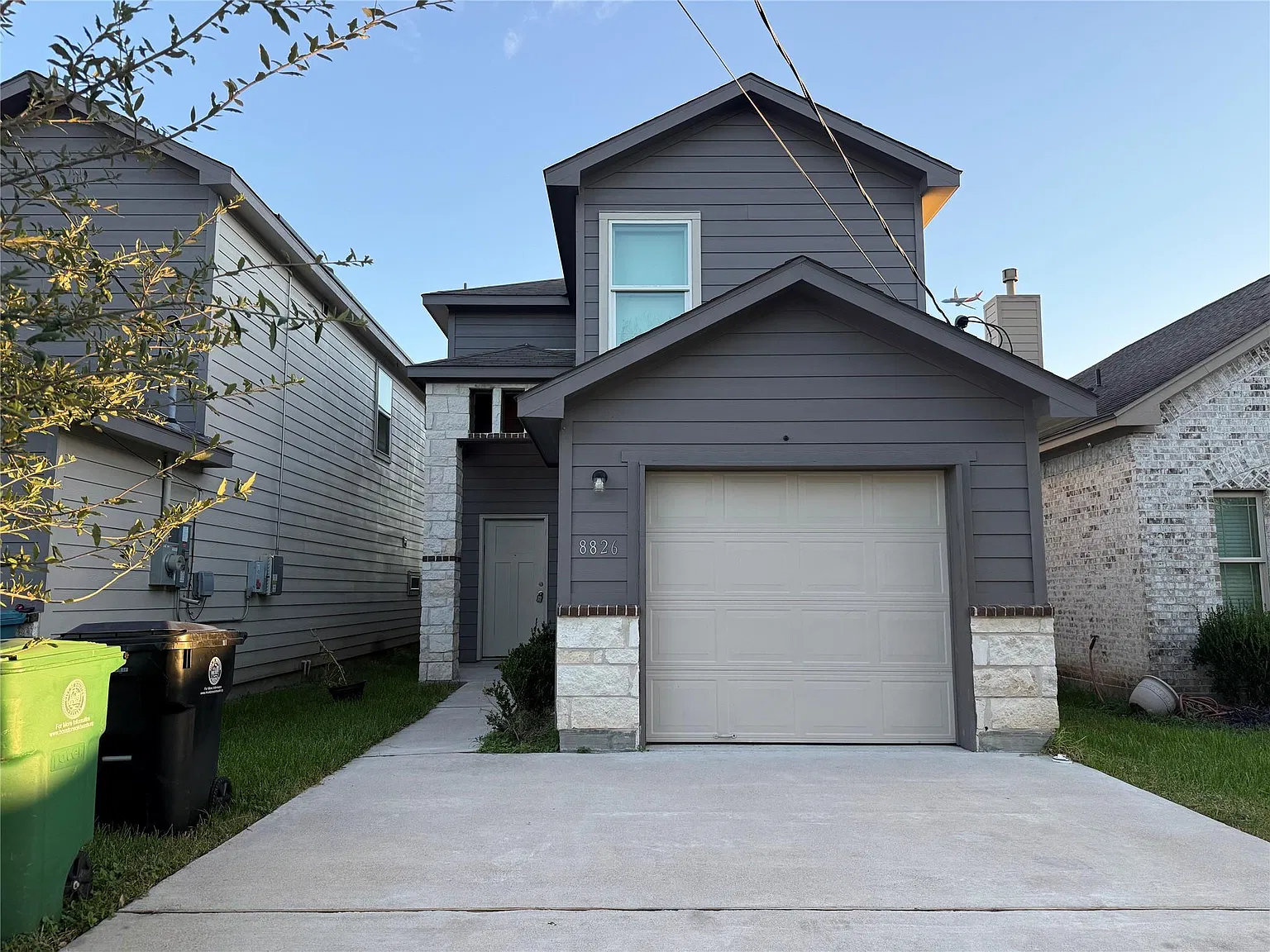 3 bed, 2.5 bath, 1448 sqft, $1,995 — Photo 2