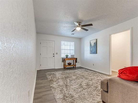 4th image of 1004 NE 15th St