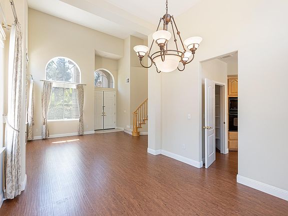 4th image of 34453 Willow Ln