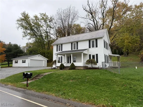 1385 Oldtown Valley Rd SE, New Philadelphia, OH 44663