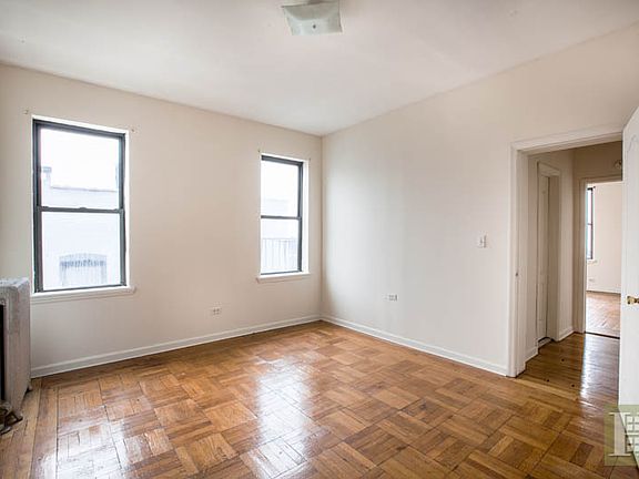 3rd image of 90 Pinehurst Ave APT 6F