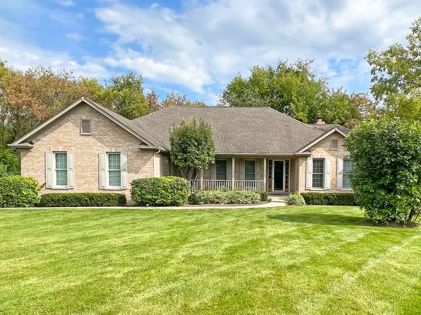 16158 Hill Grove Ct, Wadsworth, IL 60083