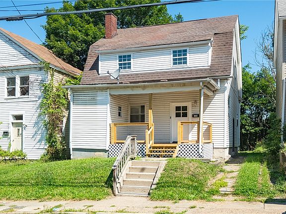 2nd image of 1128 Main St