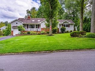 92 Sawmill Dr, Berkeley Heights, NJ 07922