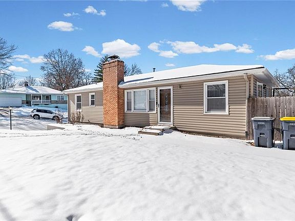 2nd image of 624 NE 39th Ter