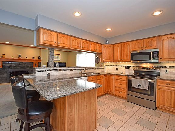 4th image of 3411 Meadowlark Dr