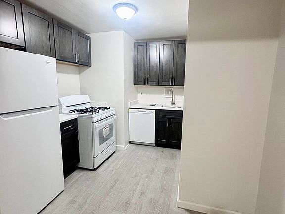 2nd image of 465 E 7th St #5Z