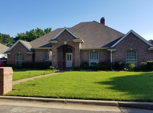 3205 Thornbird Ln, Arlington, TX 76001