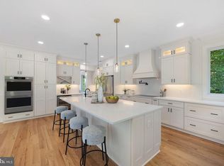 132 N Earley St, Alexandria, VA 22304