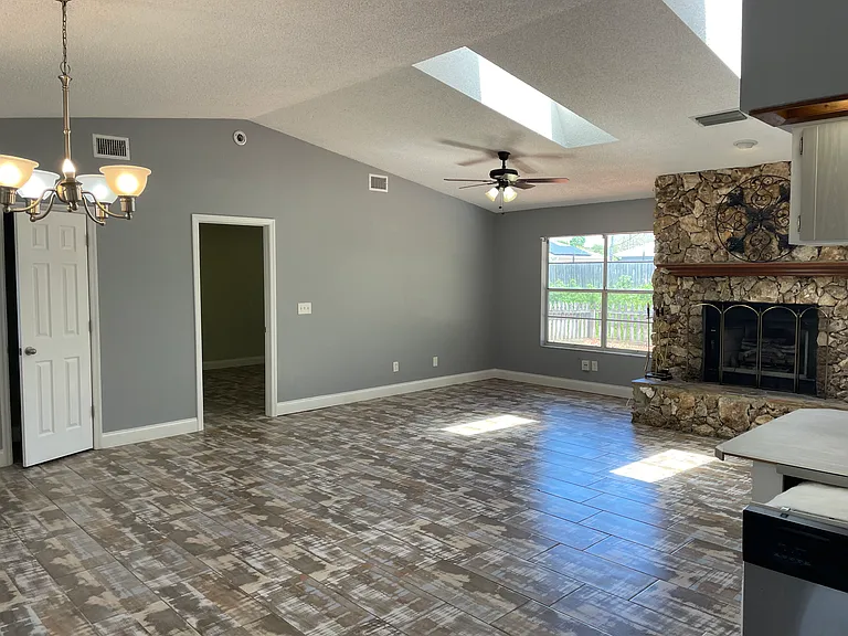 2219 Umbrella Tree Dr — Photo 25