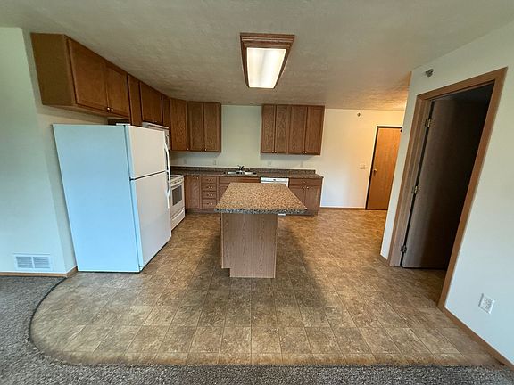 5th image of 15 11th St NE #35