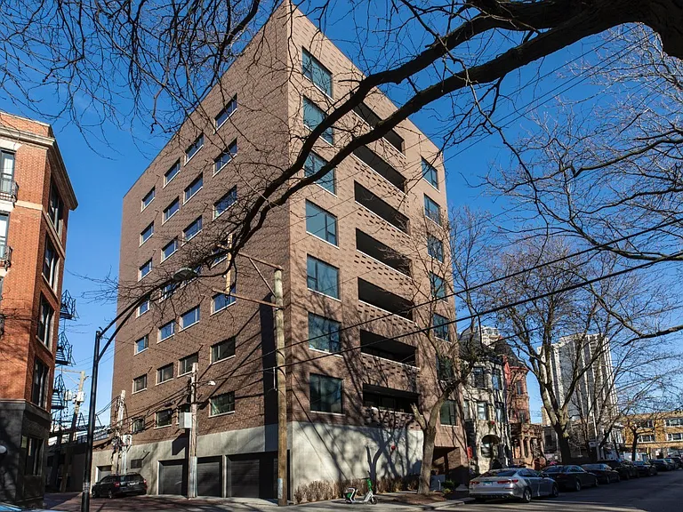 514 W Arlington Pl #801 — Photo 3
