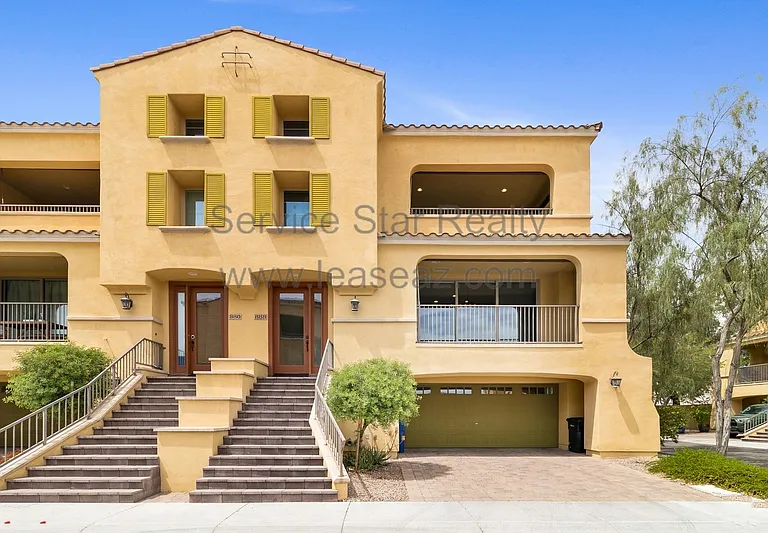 888 N Imperial Pl — Photo 1