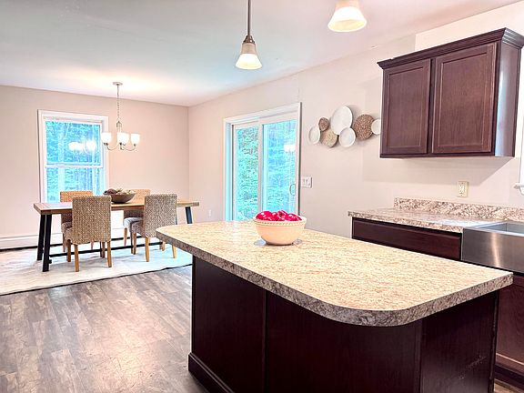 4th image of 448 Maplecrest Road