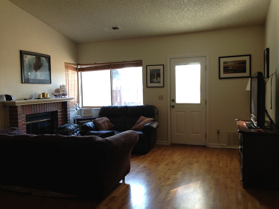 1st image of 401 Sailfish Dr