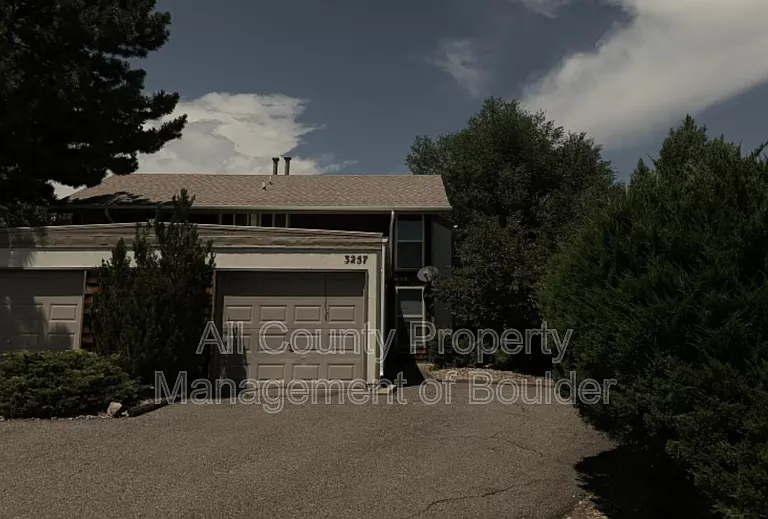 3257 Stanford Ave — Photo 1