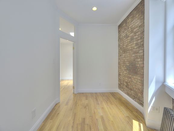 4th image of 411 W 48th St #S5