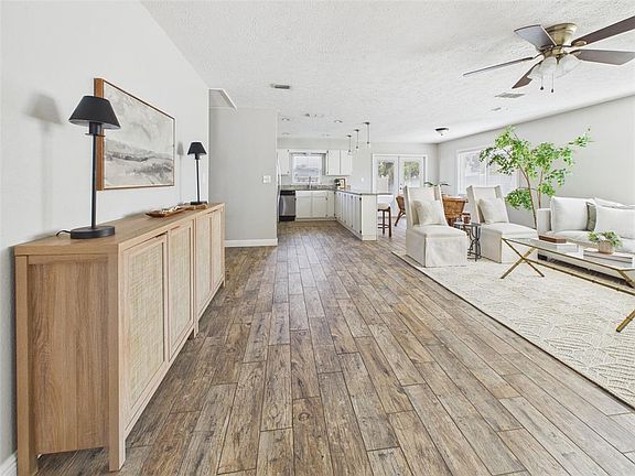 4th image of 37207 MCMINN AVENUE