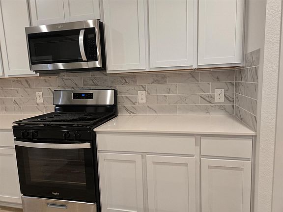 3rd image of 31710 Carlisle Cove Ct