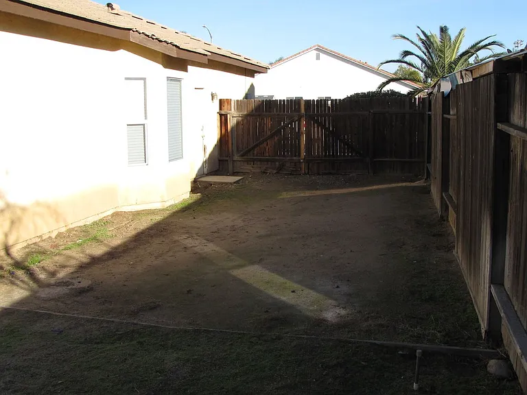 3711 Campfire Dr — Photo 2