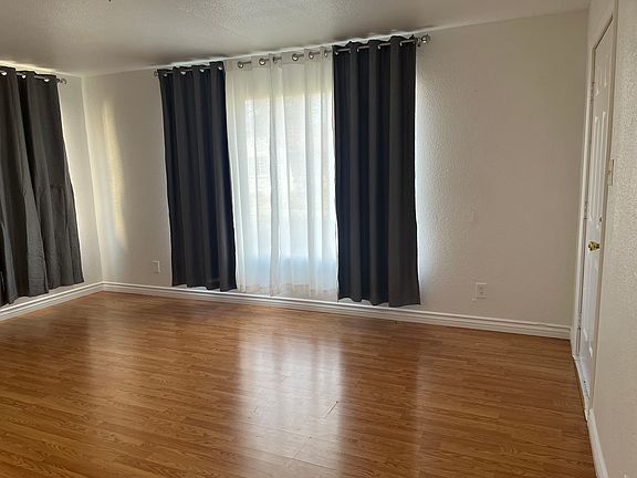 3rd image of 4500 49th St