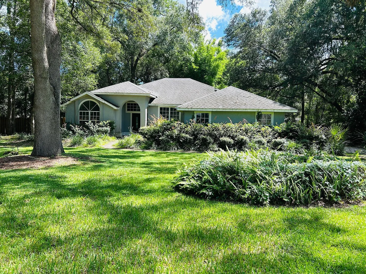 Spacious 3-Bedroom Home with Office, Fenced Yard & Screened Lanai — Photo 1