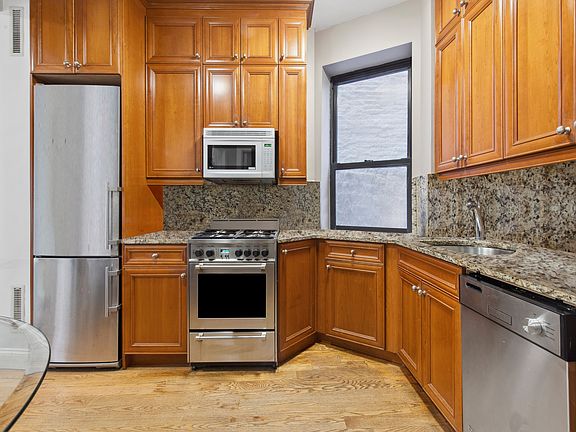 5th image of 82 Charles St APT 3R