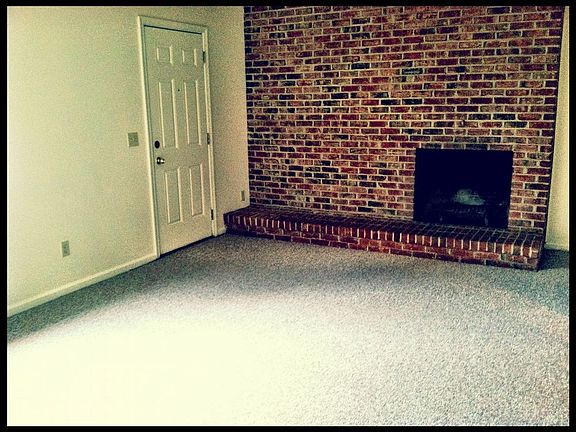 4th image of 1941 Willow Hill Dr