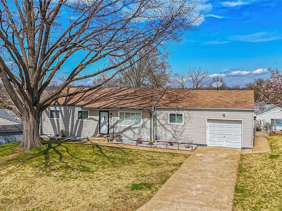 1st image of 111 E Donaldson Dr
