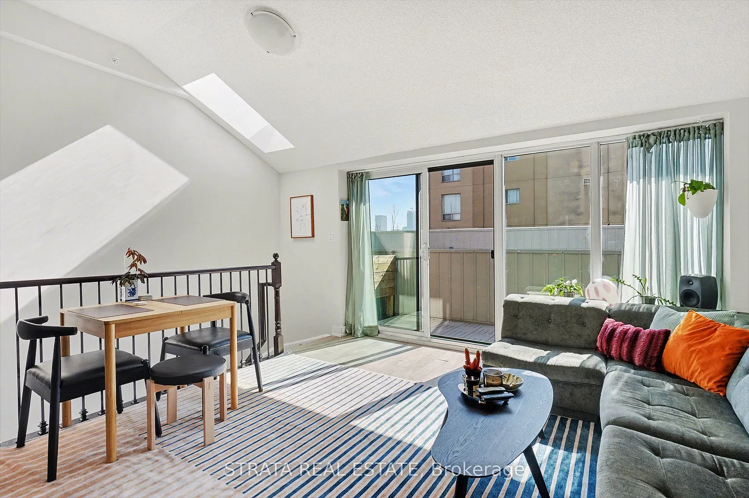1410 Dupont St #424 photo 1