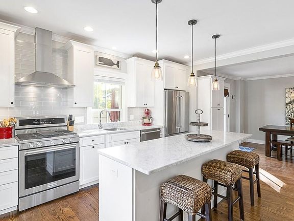 3rd image of 2 Willow Ave #2