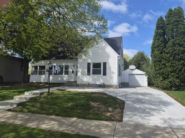 915 N Fremont St, Janesville, WI 53545