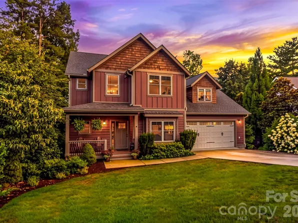 4 Old Bridge Cir, Fairview, NC 28730