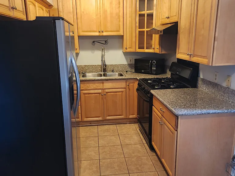 124 W Truslow Ave #4 — Photo 23