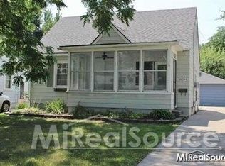 22304 Downing St, Saint Clair Shores, MI 48080