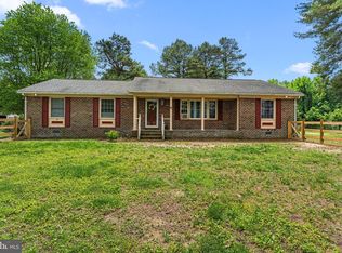 31 Bunker Hill Rd, Farnham, VA 22460