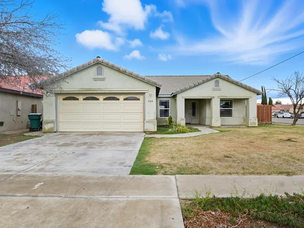 704 Lassen Avenue, Tulare, CA 93274