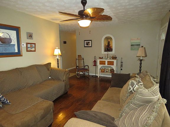 5th image of 240 Warren Ave